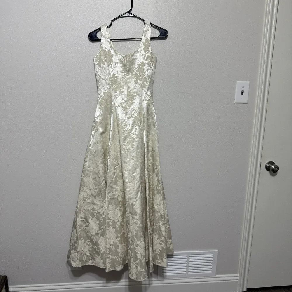 Gunne Sax see pictures